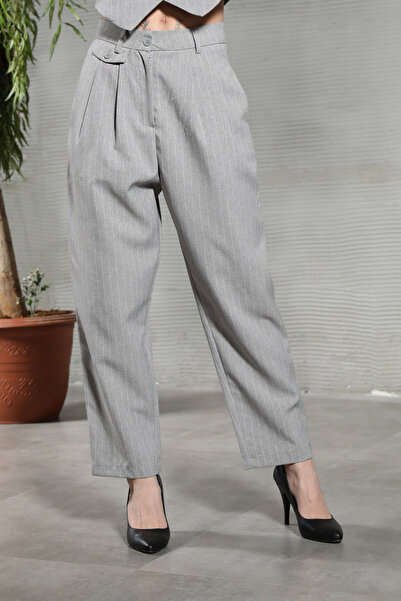 GİYSA بنطلون جزر نسائي مخطط بجيوب مزخرفة