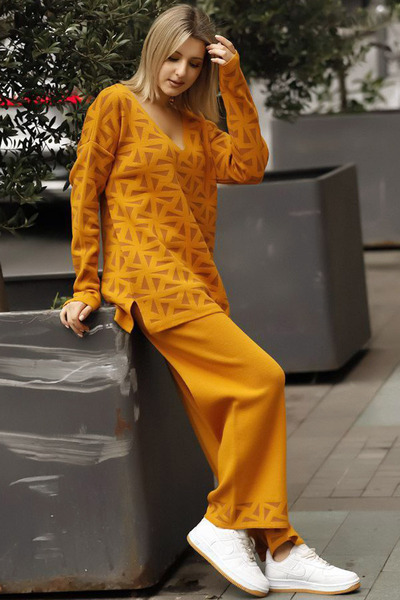 ALCHON V-neck Long Sleeve Loose Cut Split Sweater Elastic Waist Straight Leg Trousers Knitwear Two Pieces Set