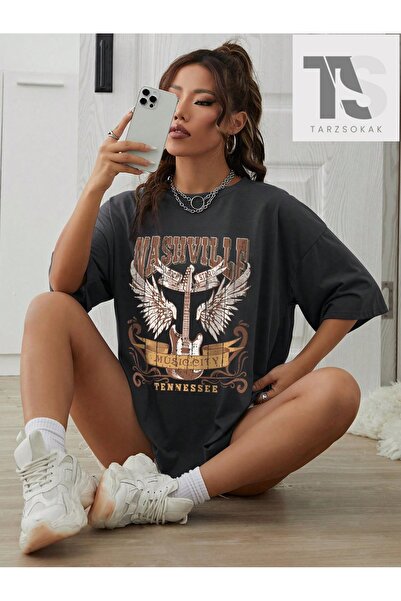 Tarzsokak Tricou cu grafică cu aripi și litere, cu umeri goi