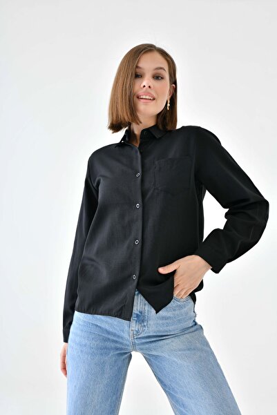 enmodaiçgiyim Cămașă neagră de bază pentru femei, model scurt – elegantă, cu croiala dreaptă, cu buzunare pentru utilizare zilnică și la birou