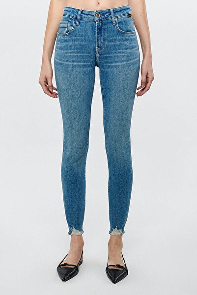 Mavi Kadın TESS Gölgeli Mavi Gold Premium Jean Pantolon 100328-84205