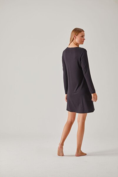 Pamuk & Pamuk Γυναικείο νυχτικό μαύρο σατέν βισκόζη με λαιμόκοψη