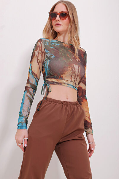 Trend Alaçatı Stili Γυναικεία καφέ λαιμόκοψη Crew με ψηφιακό σχέδιο μπλούζα από τούλι Crop ALC-X11528