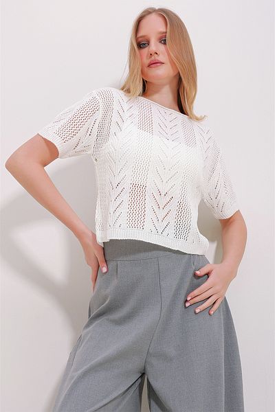 Trend Alaçatı Stili Dámská Ecru Crew Neck Prolamovaný Polorukáv sezónní úpletová halenka ALC-X11534