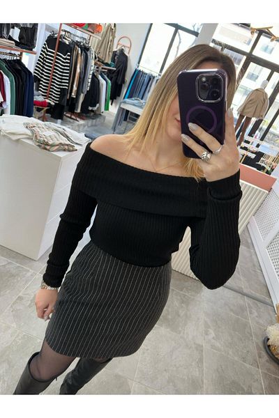 hot fashions تنورة قصيرة مخططة