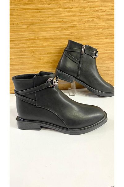 Sinem Çeyiz Senyoreta 760 Chain Buckle Heelless Short Boots