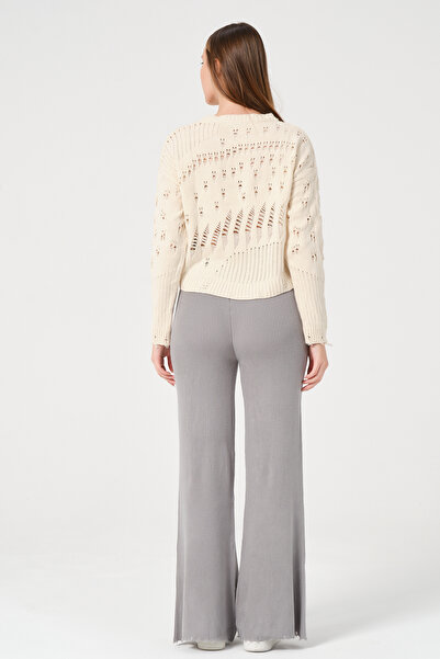PUNKY CAT Жіночий екрю ажурний светр з велосипедним коміром