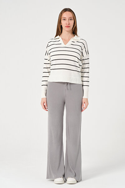 PUNKY CAT Жіночий чорний светр з поло-комірцем у смужку