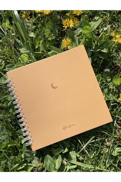AKILLICA دفتر ملاحظات حلزوني أصفر مربع مقاس 15 × 15 سم دفتر غير مُبطن