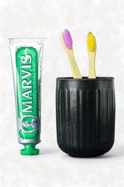 Evene Toothbrush Holder Toothbrush Holder Toothbrush Stand Toothbrush Holder Black Model 11