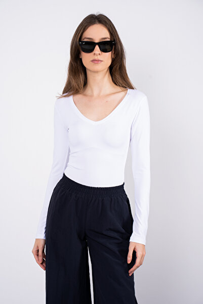 SHEISMONO Bílá halenka s výstřihem do V Soft Touch