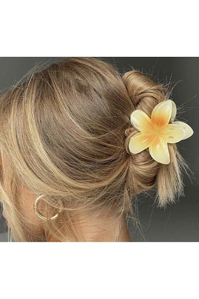 Accessories مشبك زهرة اللوتس باللون الأصفر