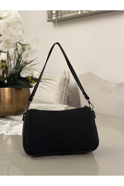 mossi Black Adjustable Strap Women's Handbag with Zipper Detail