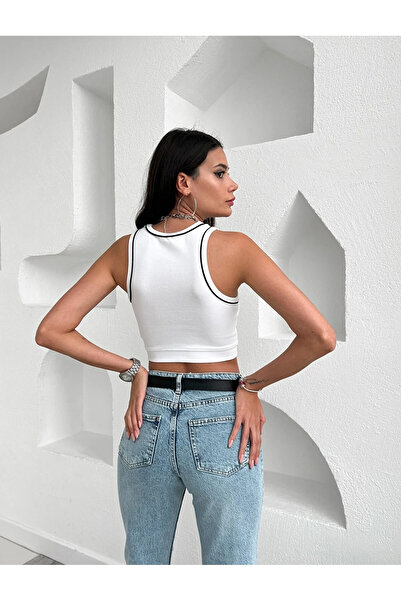 My Blog Vyšívaný ořez s bílým lemováním