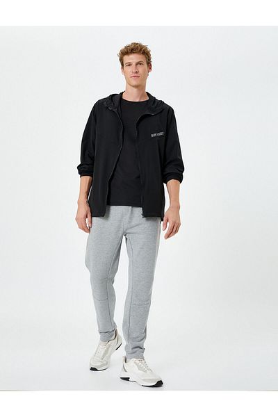 Koton Jogger Sweatpants με τσέπη με φερμουάρ, κορδόνια στη μέση και λεπτομέρεια ραφής