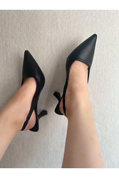 Kadın Siyah Sivri Burun Klasik Topuklu Stiletto Ayakkabı