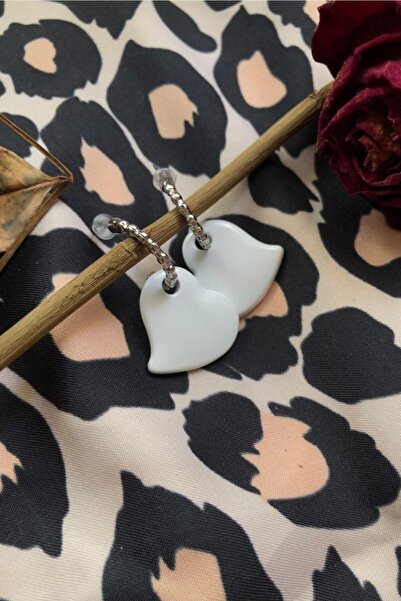Leerybee Bright White Color Antiallergic Heart Earrings