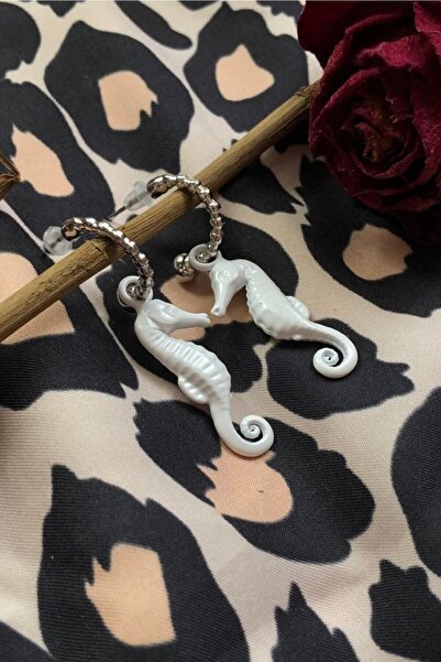 Leerybee Bright White Color Antiallergic Sea Horse Earrings