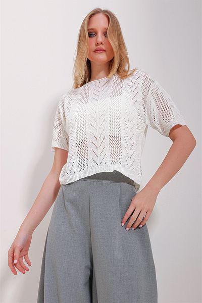 Trend Alaçatı Stili Dámská Ecru Crew Neck Prolamovaný Polorukáv sezónní úpletová halenka ALC-X11534