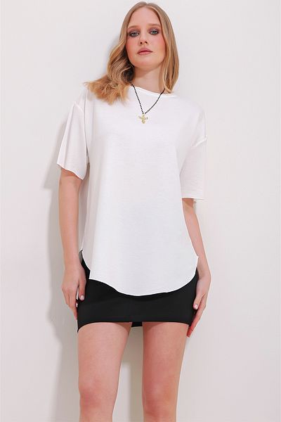 Trend Alaçatı Stili Women's White Crew Neck Oval Cut Modal T-Shirt ALC-X11506