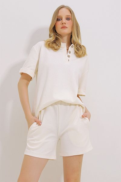 Trend Alaçatı Stili Women's Ecru Double Sleeve Collar Buttoned Shorts Top and Bottom Set ALC-X11486