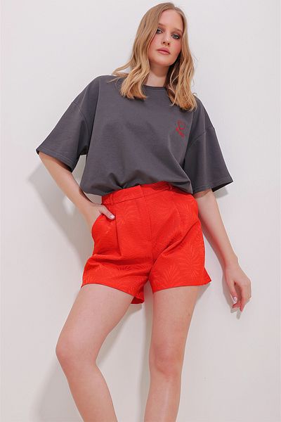 Trend Alaçatı Stili Women's Anthracite Crew Neck Two Thread Mom Embroidered T-Shirt ALC-X11503