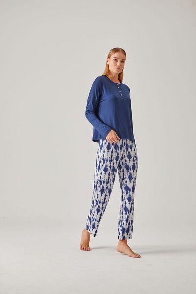 Pamuk & Pamuk Navy Blue T-Shirt & Navy Blue Batik Viscose Women's Pajama Set