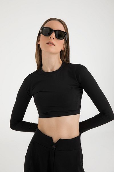 SHEISMONO Soft Touch Round Neck Short Blouse Black