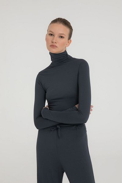 SHEISMONO Ultra měkká roláková halenka zakouřená
