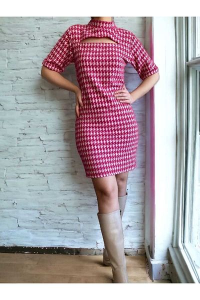 BEBE PLUS Houndstooth Patterned Short Dress