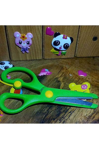 GAGTUSKOLİK KIDS GREEN COLOR HANDWORK SCISSORS