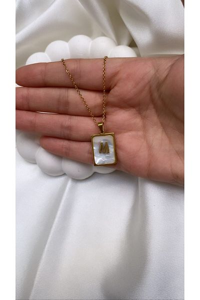 Accessories قلادة من الفولاذ باللون الذهبي بحرف M
