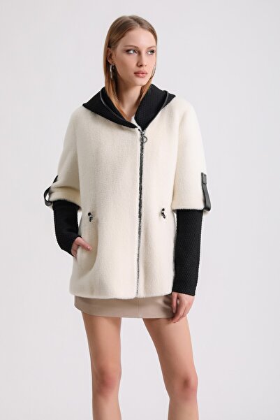 Leather Club Beyaz Örme Triko Aksesuarlı Yün Kaban