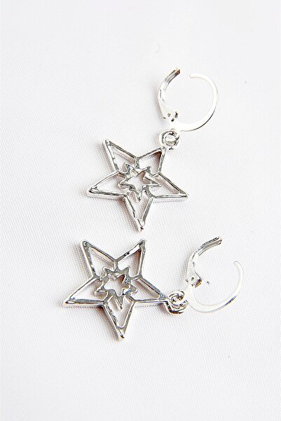 EUROMODA Iç Içe Yıldızlar Tasarımlı Gümüş Renkli Sallantılı Küpe