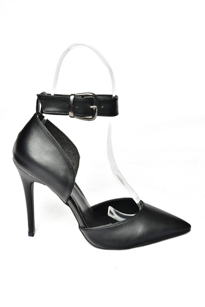 Fox Shoes Dámské černé boty na podpatku K654073309