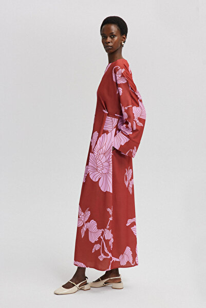 Touché Privé SATÉNOVÉ ŠATY S PÁSEM