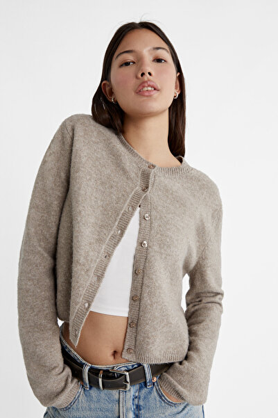 Stradivarius Düğmeli Yumuşak Dokulu Triko Hırka