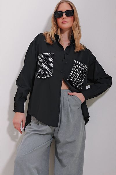 Trend Alaçatı Stili Dámská černá dvojitá kapsa Troc vyšívaná froté oversize košile ALC-X11531