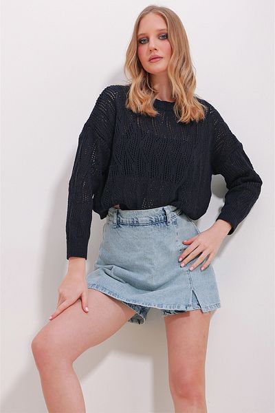 Trend Alaçatı Stili Marineblauer Pullover mit Rundhalsausschnitt und Lochmuster für Damen ALC-X11509