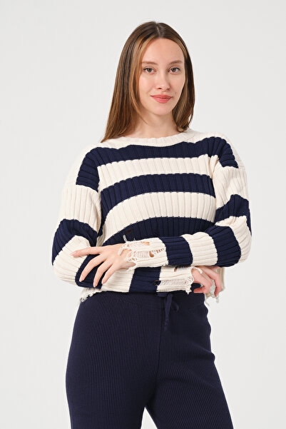 PUNKY CAT Women's Navy Blue Ecru Striped Crew Neck Knitwear Sweater