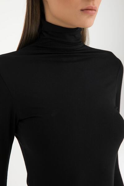 SHEISMONO Εξαιρετικά απαλή μπλούζα με ζιβάγκο Μαύρη