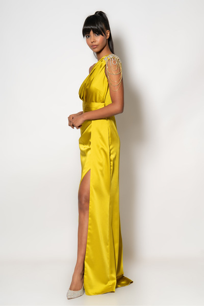 RENGIN Tek omzu aksesuarlı belden parça detaylı saten abiye elbise