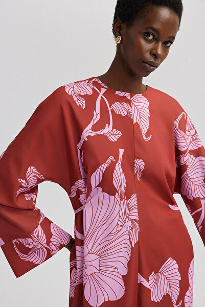 Touché Privé SATÉNOVÉ ŠATY S PÁSEM