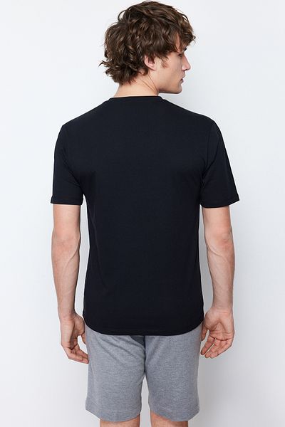 Trendyol Collection Μαύρο T-Shirt με λεπτή εφαρμογή με λαιμόκοψη - 100% βαμβάκι, κοντό μανίκι TMNSS19BO0002