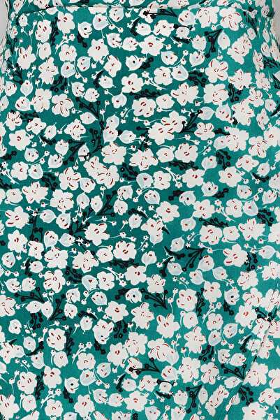 Trendyol Collection Zelené květinové balonové rukávy viskózové midi tkané šaty TWOSS24EL00072