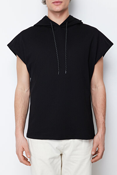 Trendyol Collection Голяма черна тениска с качулка - къс ръкав, плътна кройка TMNSS20SW0148