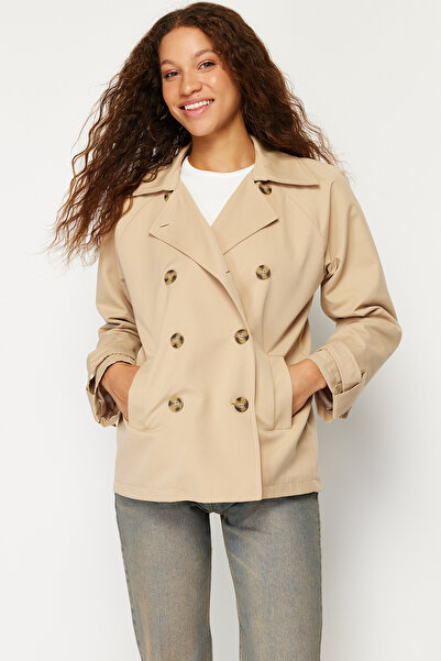 Trendyol Collection Beżowy trencz oversize - zapinany na podwójne piersi, szeroki krój TWOSS24TR00006