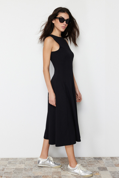 Trendyol Collection Černé 100% bavlněné bruslaře/pas s výstřihem Midi pletené midi šaty bez rukávů TWOSS24EL00193
