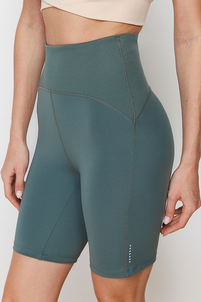 Trendyol Collection Khakifarbene, matte Recovery-Stoff-Reflektor-Druck-Strick-Sport-Biker/Radfahrer/kurze Leggings THMSS24TY00006