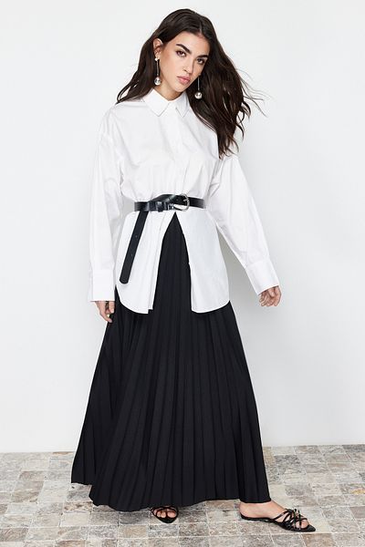 Trendyol Modest Langer, plissierter Strickrock in Schwarz - TCTSS24EE00005